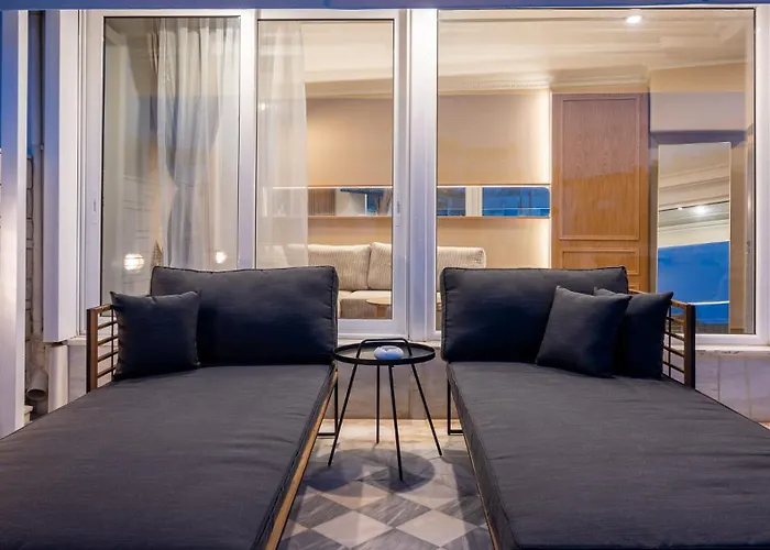 Noho Acropolis Suites X Elise , Olivia