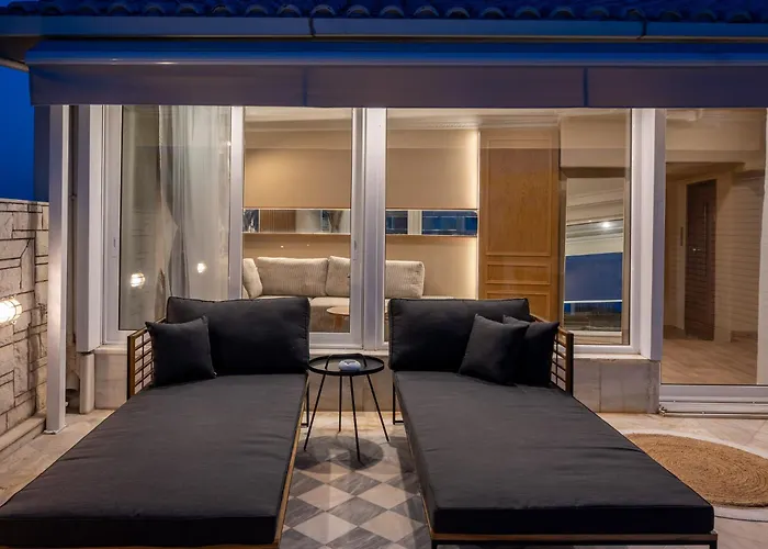 Noho Acropolis Suites X Elise , Olivia